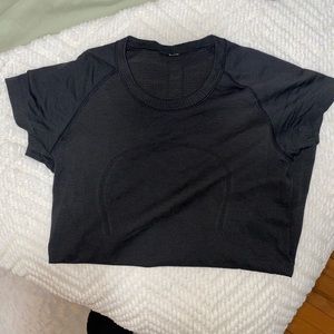 Black Lululemon Swiftly Tech Top
